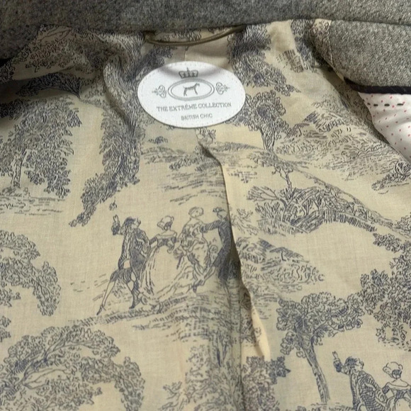 The Extreme Collection Blazer – Gray Gold Buttons Spain, Size 44 (US 4/Small) - Picture 8 of 13